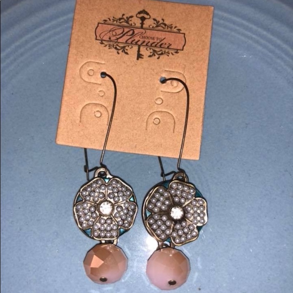 Plunder Nicholina Earrings